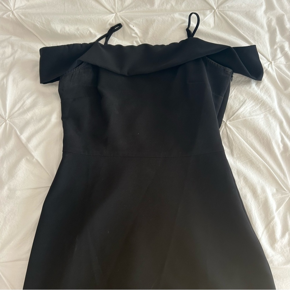 BLACK OFF THE SHOULDER DRESS